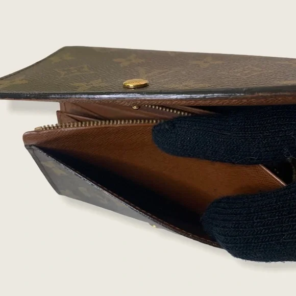 Louis Vuitton Monogram Compact Wallet - Picture 6 of 11